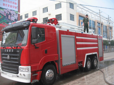 泡沫消防高噴車