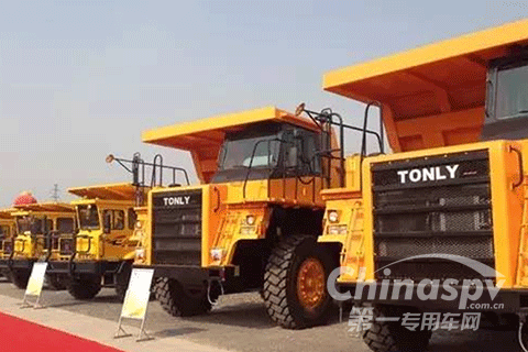 配載西安康明斯發(fā)動(dòng)機(jī)的同力重工產(chǎn)品