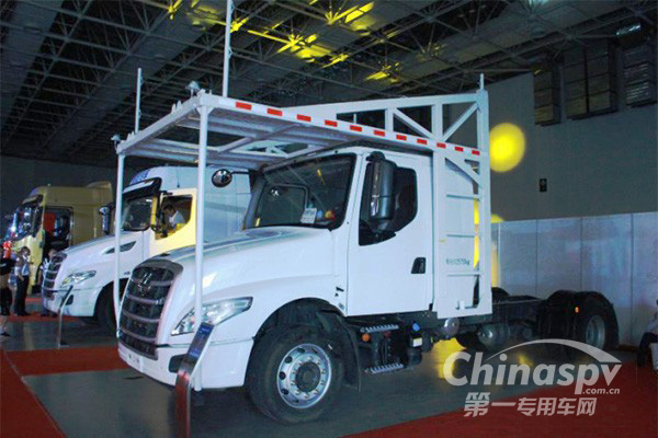 武漢車主黃華為乘龍T5轎運(yùn)車點(diǎn)贊