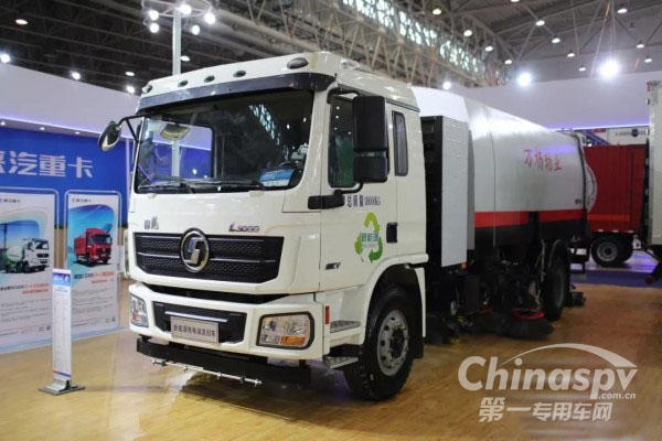 德龍X5000吸睛 陜汽重卡軍團(tuán)亮相武漢車展