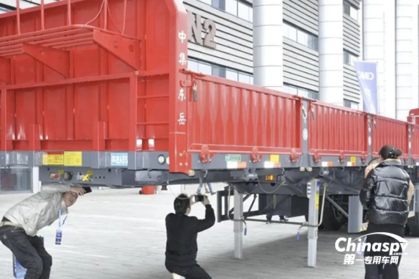 中集東岳產(chǎn)品亮相2023年第十八屆中國(guó)梁山專用車博覽會(huì)