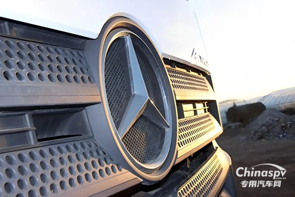 從“冷鏈村”到“奔馳村”，他們?yōu)楹芜x擇奔馳卡車？