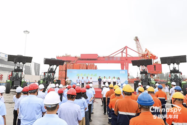 徐工純電動(dòng)裝載機(jī)“綠色先行軍”交付