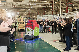 無(wú)錫康明斯渦輪增壓技術(shù)公司慶祝第100萬(wàn)臺(tái)氣體發(fā)動(dòng)機(jī)渦輪增壓器下線——綠色高效運(yùn)營(yíng)的新篇章