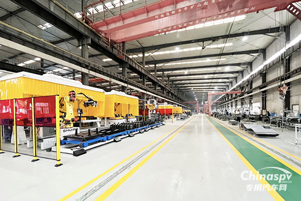 中集車輛強(qiáng)勢入選2024深圳行業(yè)領(lǐng)袖企業(yè)百強(qiáng)