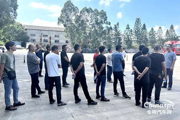 10輛東風(fēng)危化牽引車交付 福建區(qū)域深耕細(xì)分市場(chǎng)見成效