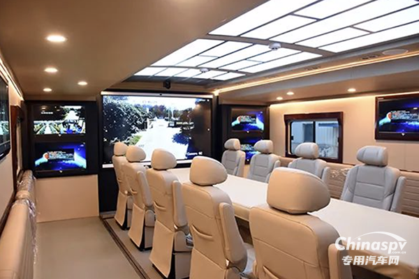 森源鴻馬通信指揮車：應(yīng)急救援的 “智慧大腦” 與 “移動堡壘”