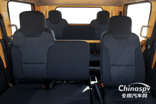 可載6人 翼放工程車(chē)以硬核實(shí)力助力電力搶修任務(wù)高效完成