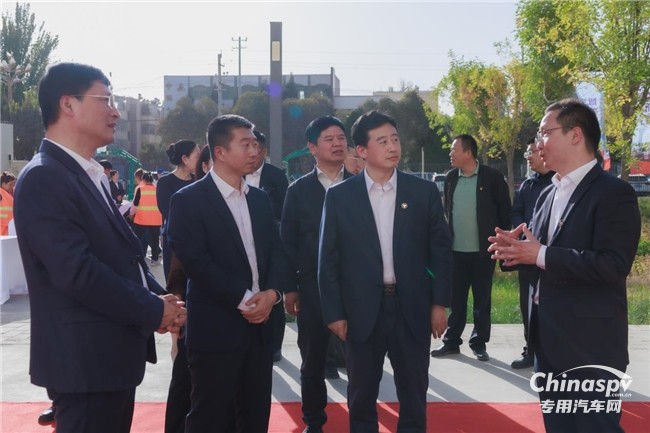 環(huán)衛(wèi)科技助力援疆發(fā)展 福田普羅科首批壓縮垃圾車交付洛浦縣