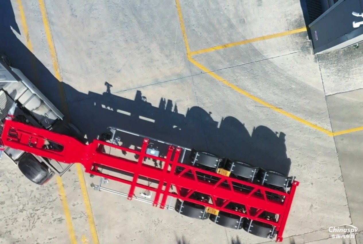 Kassbohrer創(chuàng)新之作：輕松應(yīng)對(duì)各種集裝箱挑戰(zhàn)的掛車