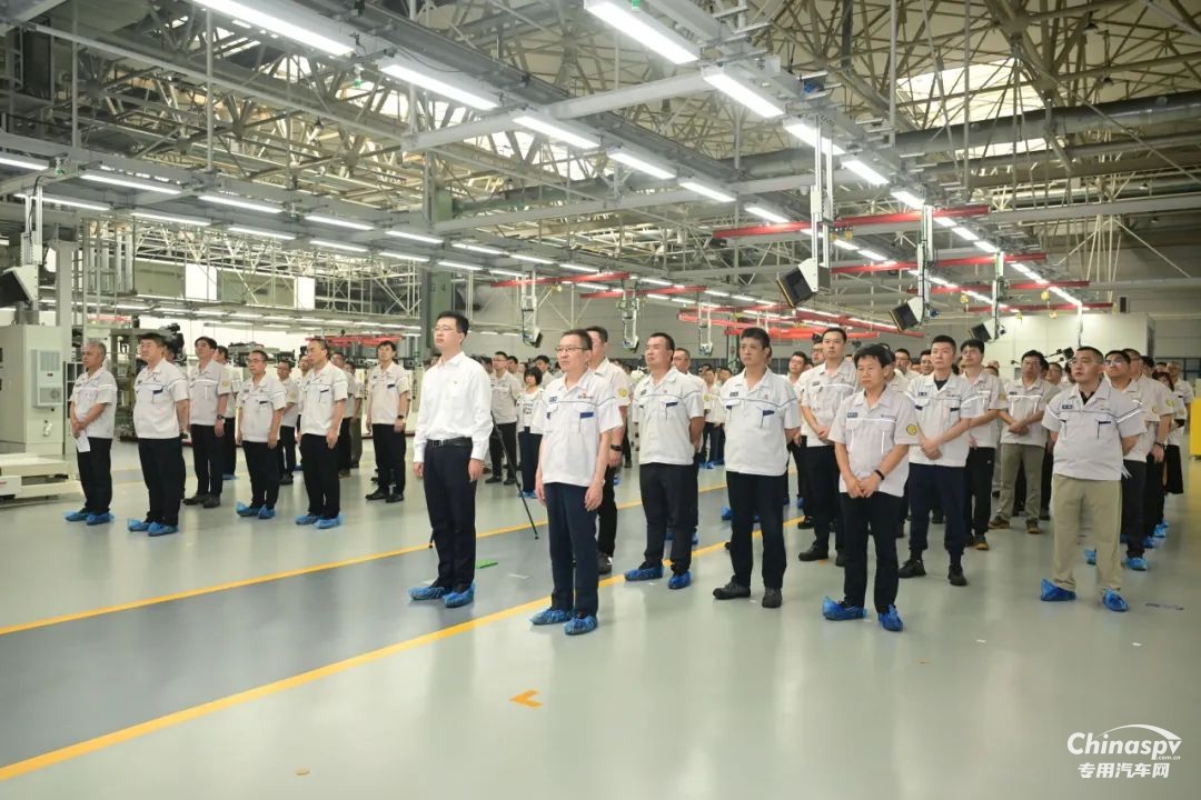 一汽解放GS280天然氣智慧動(dòng)力域CA6SV3下線