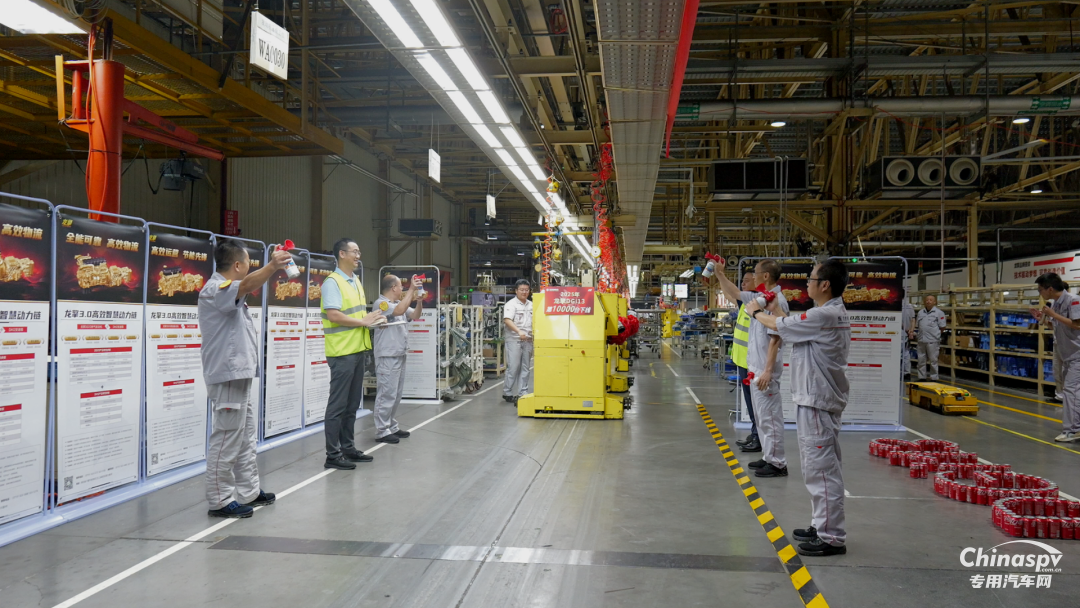 雙10000臺下線！東風(fēng)龍擎刷新“可靠”里程碑