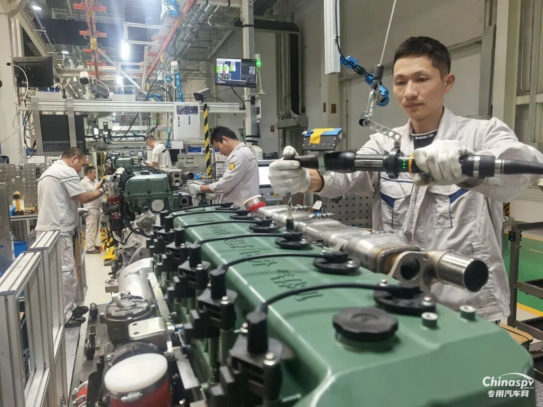 解放動(dòng)力總成事業(yè)部多戰(zhàn)線協(xié)同攻堅(jiān)戰(zhàn)高產(chǎn)