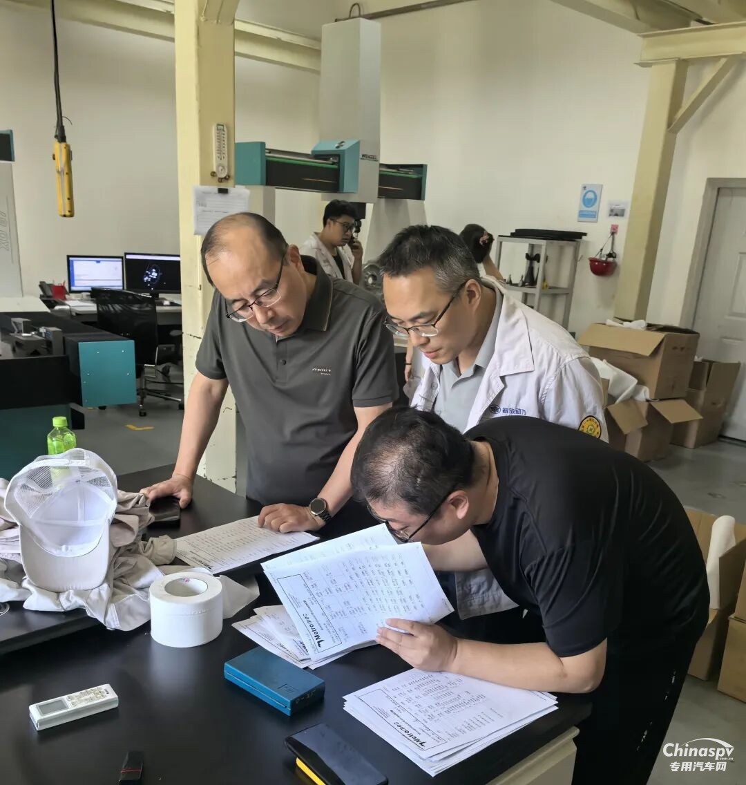 解放動(dòng)力總成事業(yè)部多戰(zhàn)線協(xié)同攻堅(jiān)戰(zhàn)高產(chǎn)