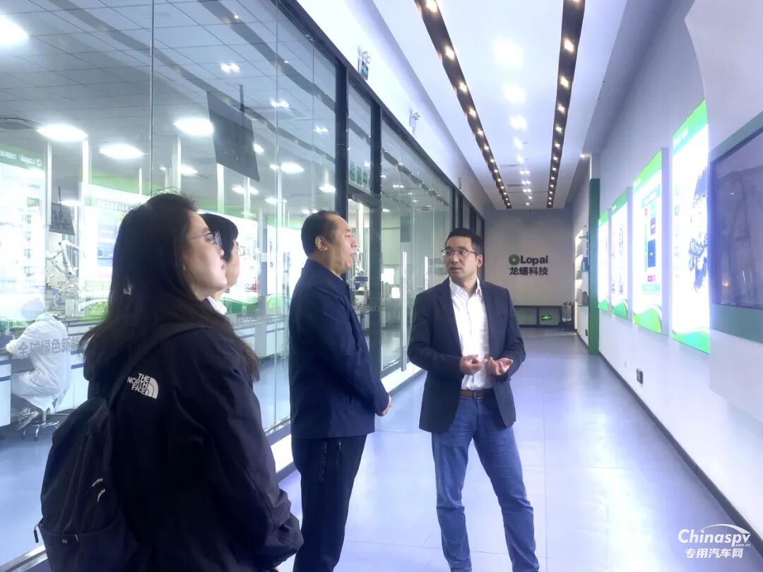 天津內(nèi)燃機研究所一行到訪龍蟠科技研究院交流合作