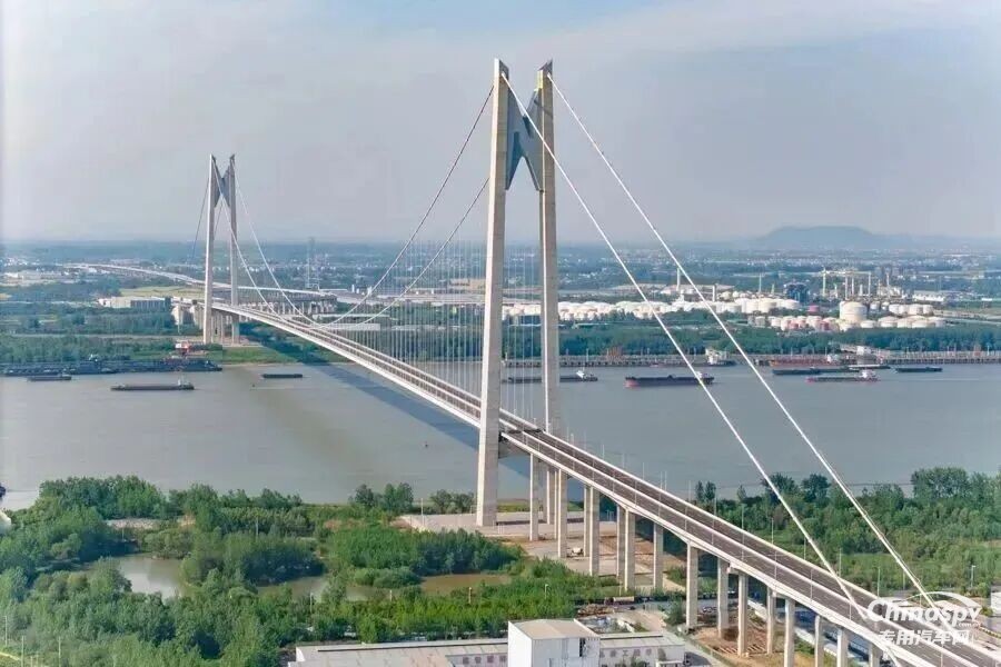 南京新生圩長江大橋危化品運輸車輛禁行