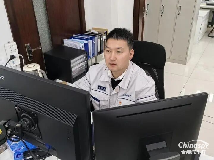 解放動(dòng)力：紅色引擎強(qiáng)動(dòng)能，黨員攻堅(jiān)勇爭先！