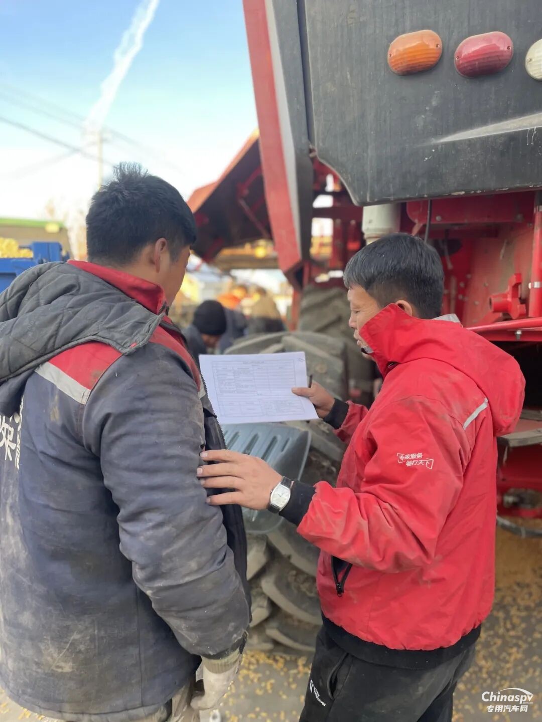 秋收收官，服務(wù)不打烊！東風(fēng)康明斯專(zhuān)業(yè)護(hù)航助力顆粒歸倉(cāng)