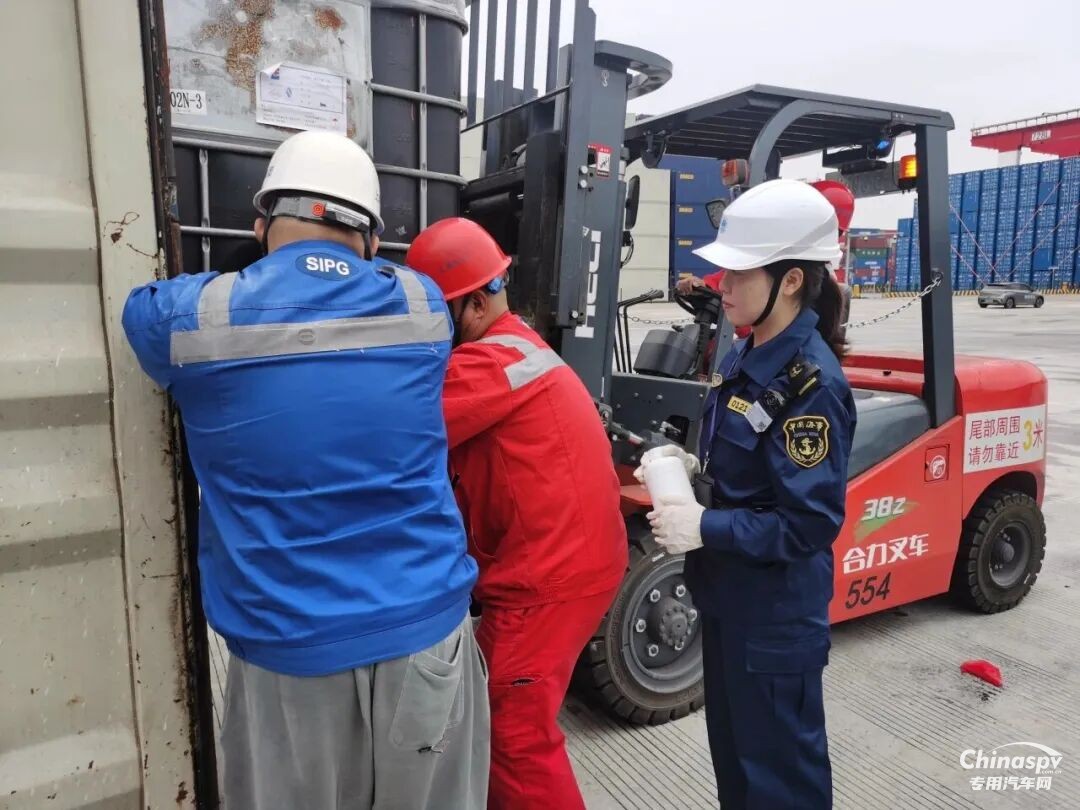 上海查處一起集裝箱危險(xiǎn)貨物謊報(bào)瞞報(bào)