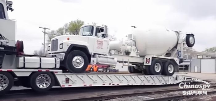 美國公鐵兩用低平板半掛車