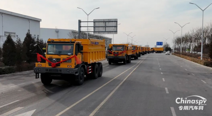 徐工礦卡開門紅 超百臺奔赴大西北