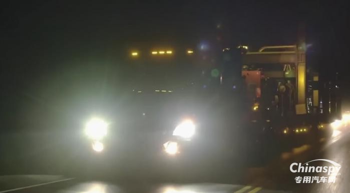 北美重卡巨人：沃爾沃VNX領(lǐng)航超限運(yùn)輸時(shí)代