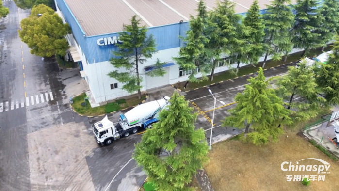 好雨知時(shí)節(jié) 凌宇半掛攪拌車批量交付客戶