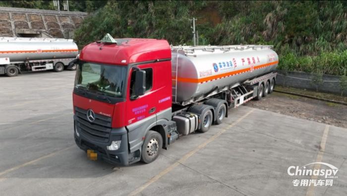 從試一試到批量采購 奔馳卡車何以得到標桿危運企業(yè)認可