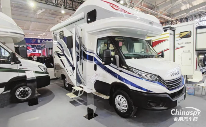 逛龍年首場房車展，選品質(zhì)高端進(jìn)口依維柯底盤房車