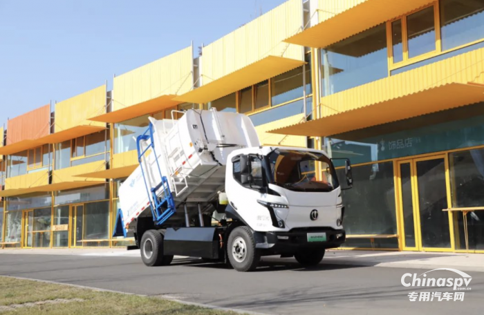 實(shí)力圈粉！五征環(huán)?？萍技冸姴蛷N垃圾車讓城市更宜居