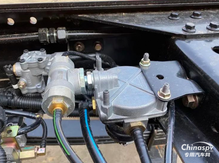 品質(zhì)合規(guī)，上牌無(wú)憂！解放青汽JH6 6X2爆破器材車上市